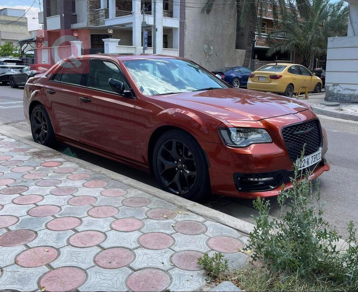 کرایسلەر 300
